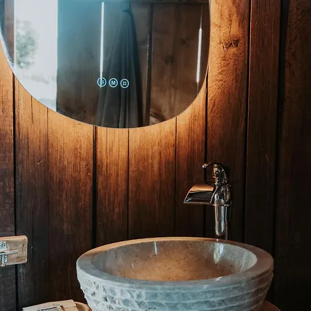 Le Nid Du Coucou Bed & Breakfast