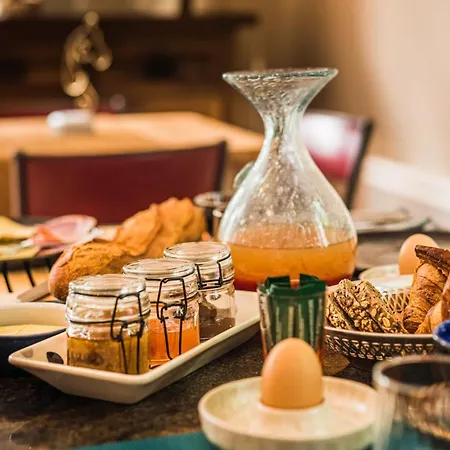 Le Nid Du Coucou 住宿加早餐酒店 3*